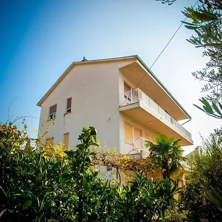 Πανσιόν Antica Malinska